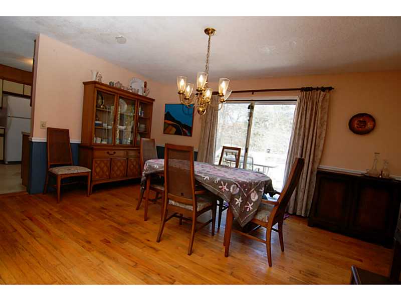390 Shore Road Westerly, RI 02891 - Photo 7 of 20 Dining Room.