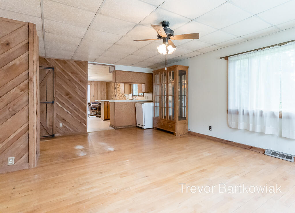 4170 Quarterline Road Muskegon, MI 49444 - Photo 13 of 30 4170Quarterline15Lores