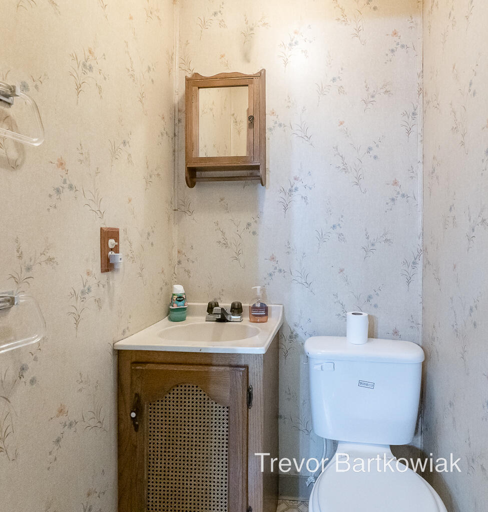 4170 Quarterline Road Muskegon, MI 49444 - Photo 14 of 30 4170Quarterline16Lores