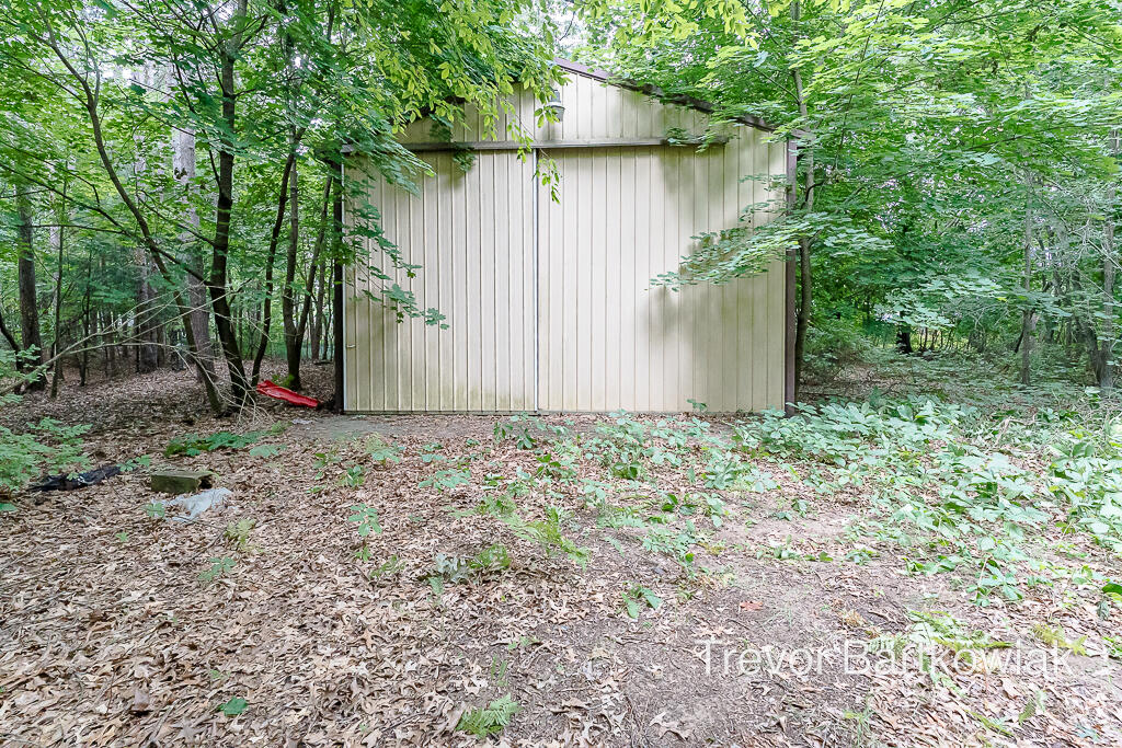 4170 Quarterline Road Muskegon, MI 49444 - Photo 3 of 30 4170Quarterline30Lores