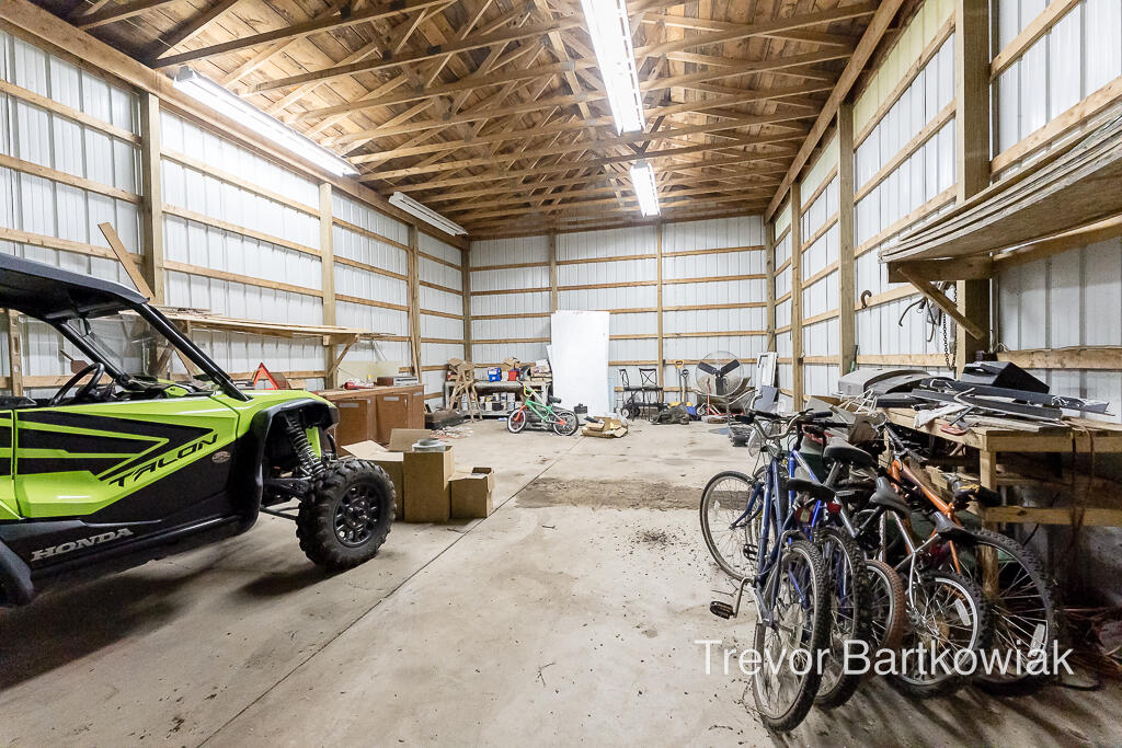 4170 Quarterline Road Muskegon, MI 49444 - Photo 4 of 30 4170Quarterline31Lores
