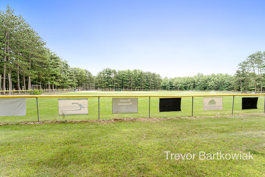 4170 Quarterline Road Muskegon, MI 49444 - Photo 7 of 30 4170Quarterline08Lores
