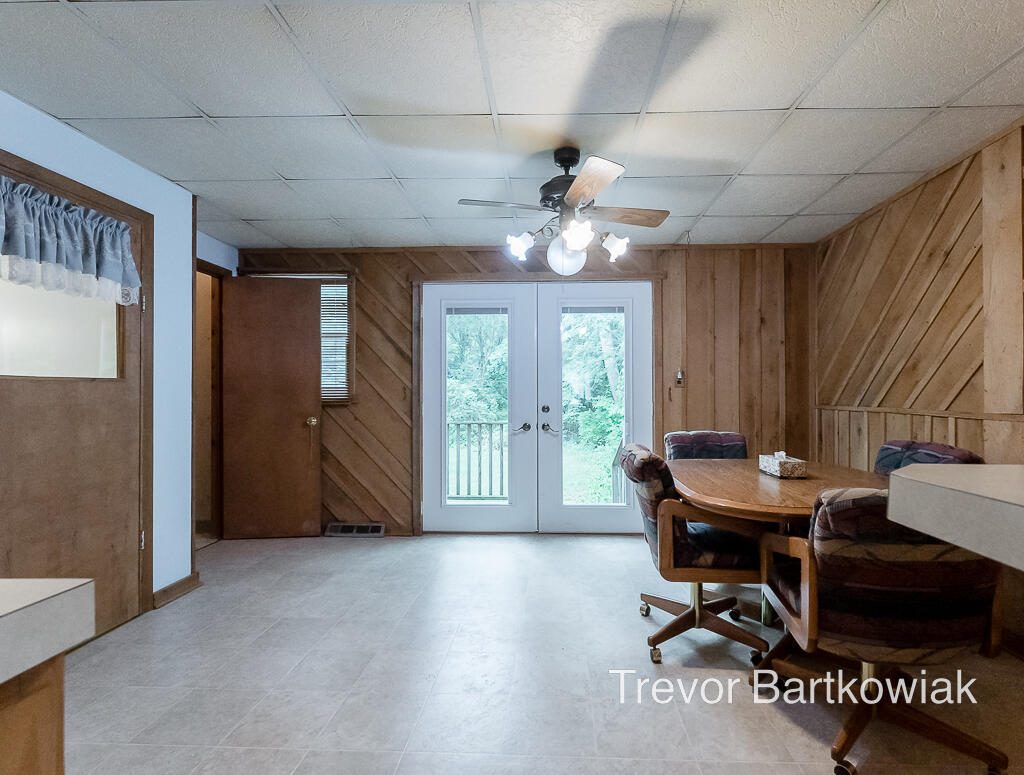 4170 Quarterline Road Muskegon, MI 49444 - Photo 8 of 30 4170Quarterline10Lores