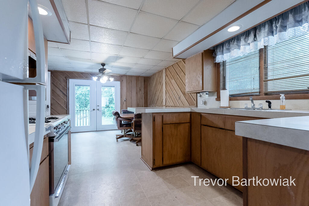 4170 Quarterline Road Muskegon, MI 49444 - Photo 9 of 30 4170Quarterline11Lores