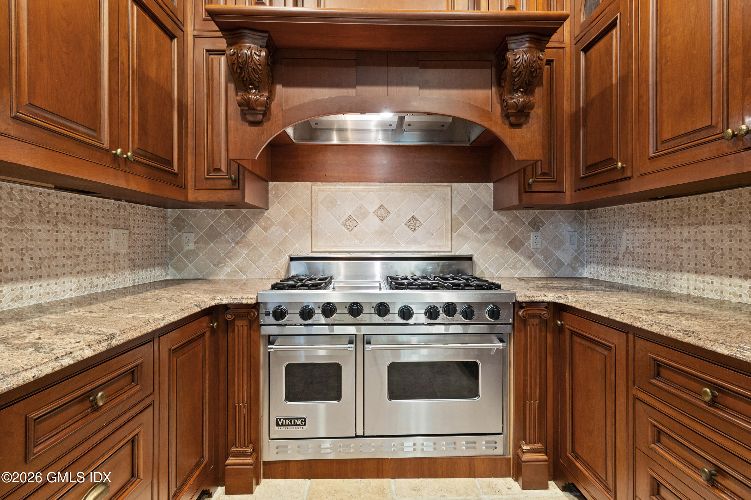 432 Field Point Road Greenwich, CT 06830 - Photo 23 of 49 Kitchen