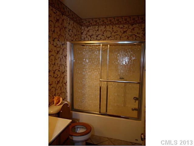 6526 Nevin Road Charlotte, NC 28262 - Photo 8 of 16 a view of a bathroom