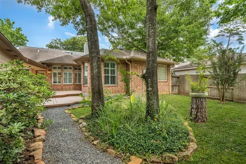 $679,000 | 26 Dove Trace Circle, The Woodlands, TX 77382
