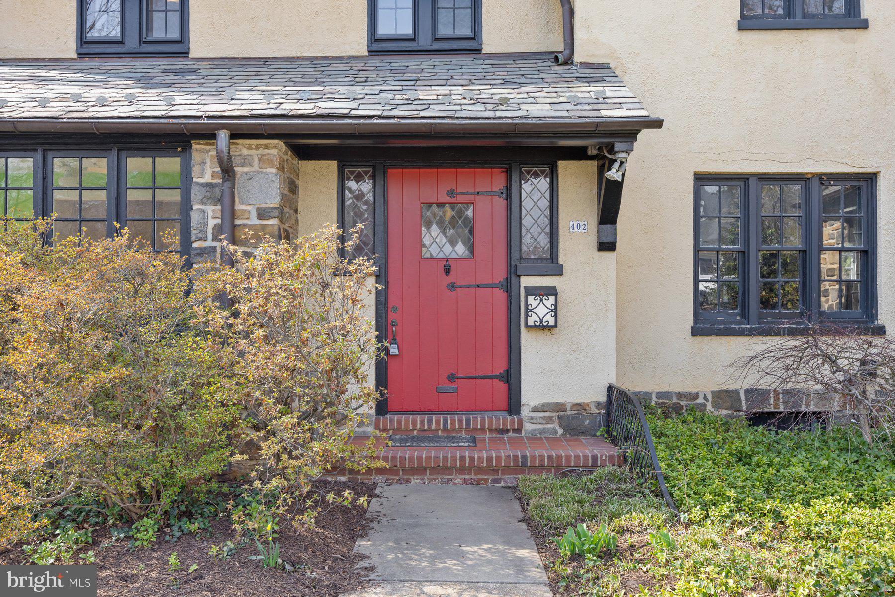 402 Woodlawn Road Baltimore, MD 21210 - Photo 2 of 44 Front Entrance