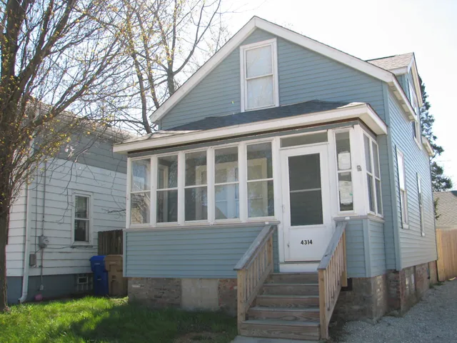 $120,000 | 4314 Sheridan Road, Kenosha, WI 53140