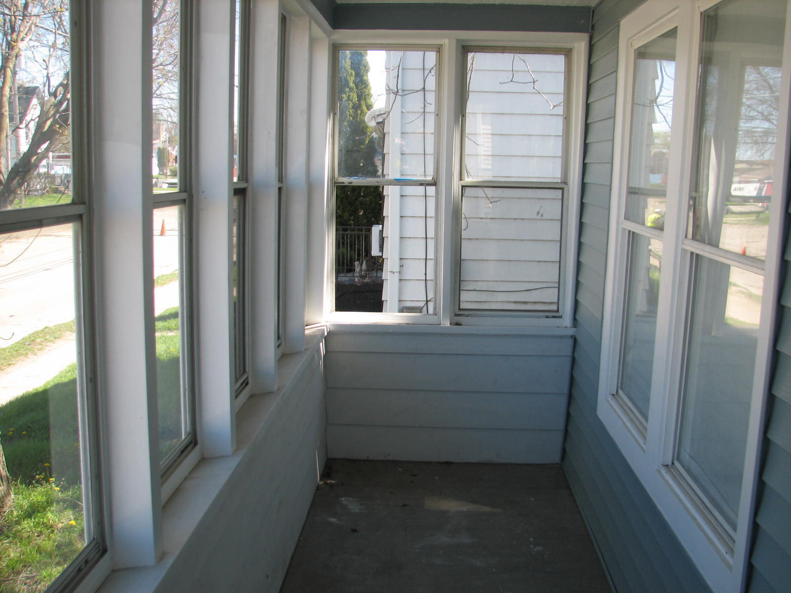4314 Sheridan Road Kenosha, WI 53140 - Photo 2 of 12 Porch