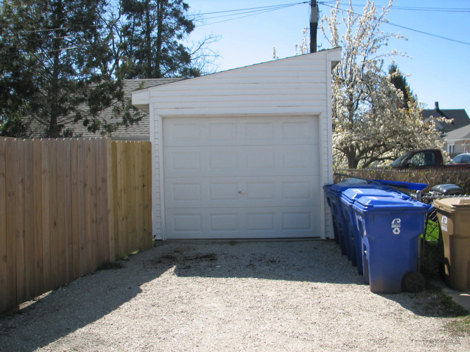 4314 Sheridan Road Kenosha, WI 53140 - Photo 4 of 12 Garage