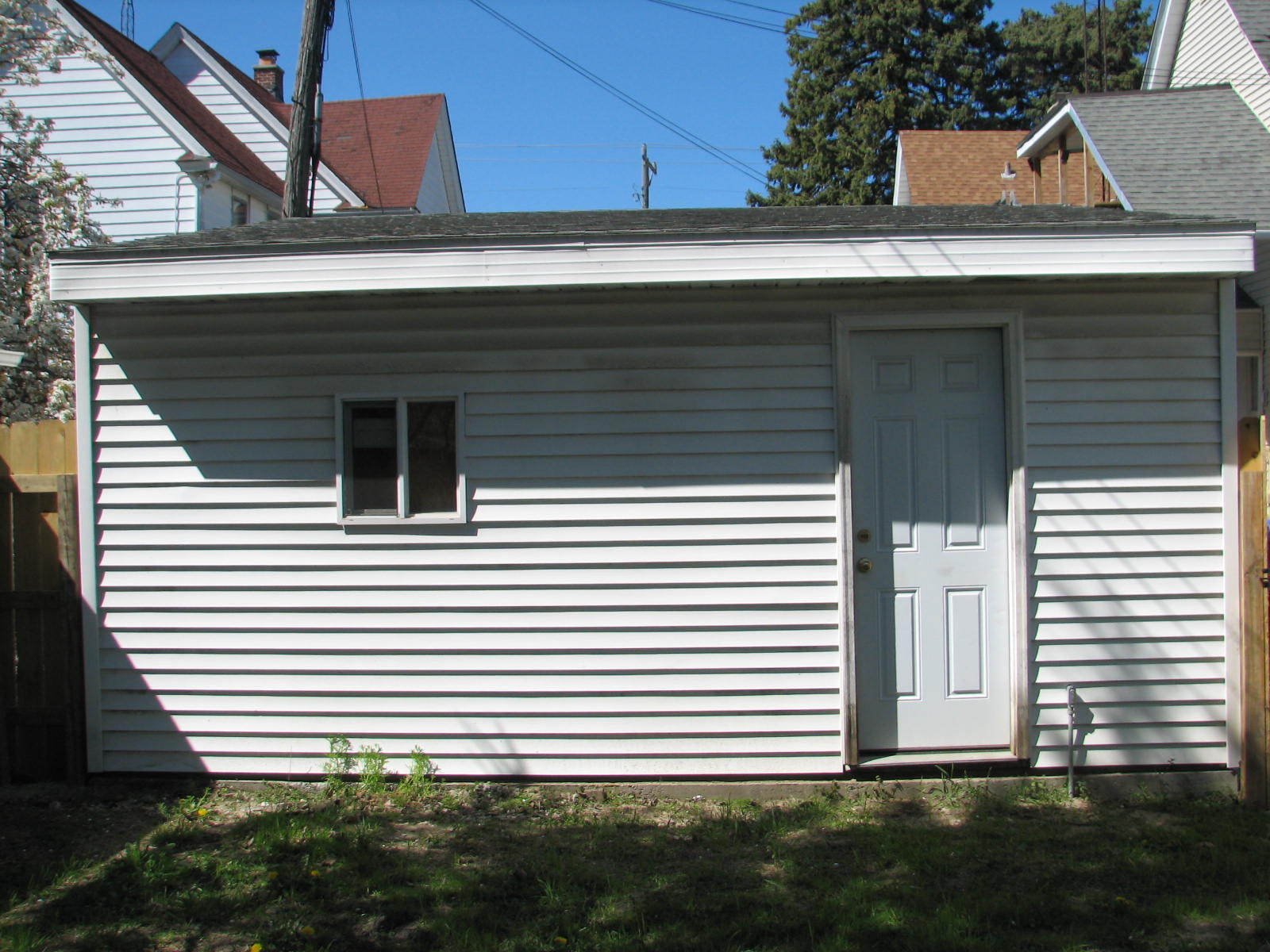 4314 Sheridan Road Kenosha, WI 53140 - Photo 5 of 12 Garage