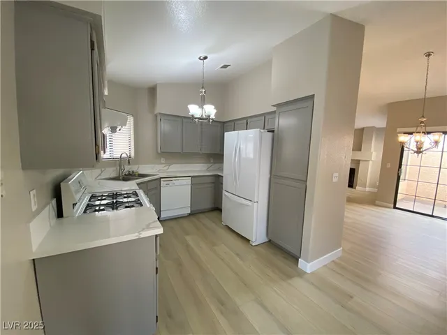 $1,995 | 376 Legacy Drive, Henderson, NV 89014