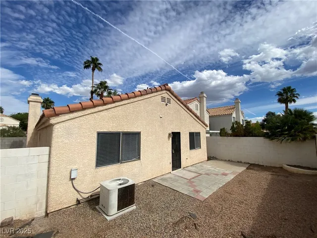$1,995 | 376 Legacy Drive, Henderson, NV 89014