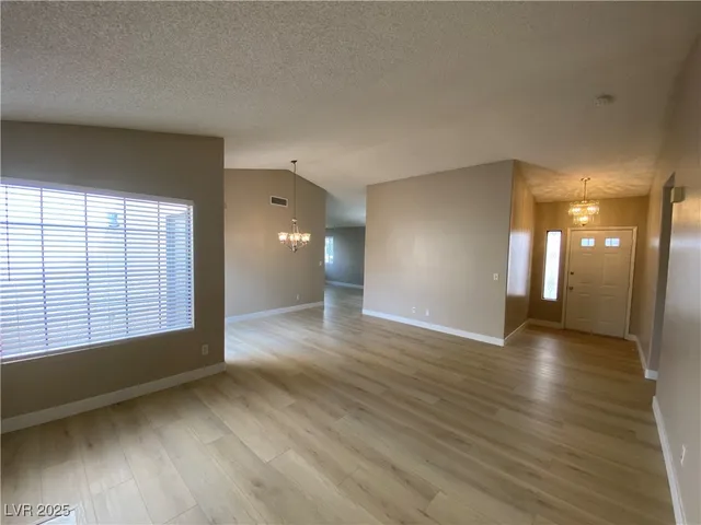 $1,995 | 376 Legacy Drive, Henderson, NV 89014