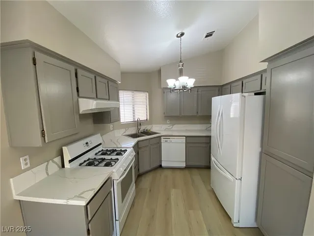 $1,995 | 376 Legacy Drive, Henderson, NV 89014