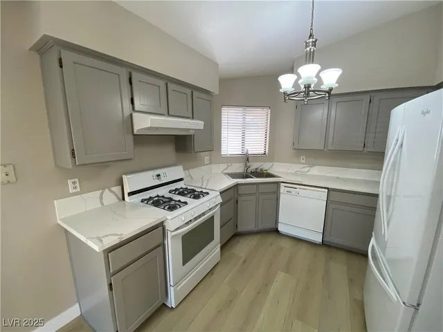 $1,995 | 376 Legacy Drive, Henderson, NV 89014