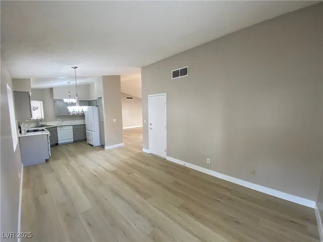 $1,995 | 376 Legacy Drive, Henderson, NV 89014