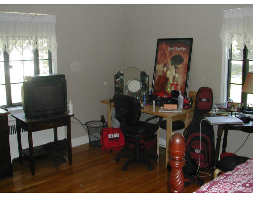 40 Avondale Road Newton, MA 02459 - Photo 16 of 17 a living room with furniture a rug and a window