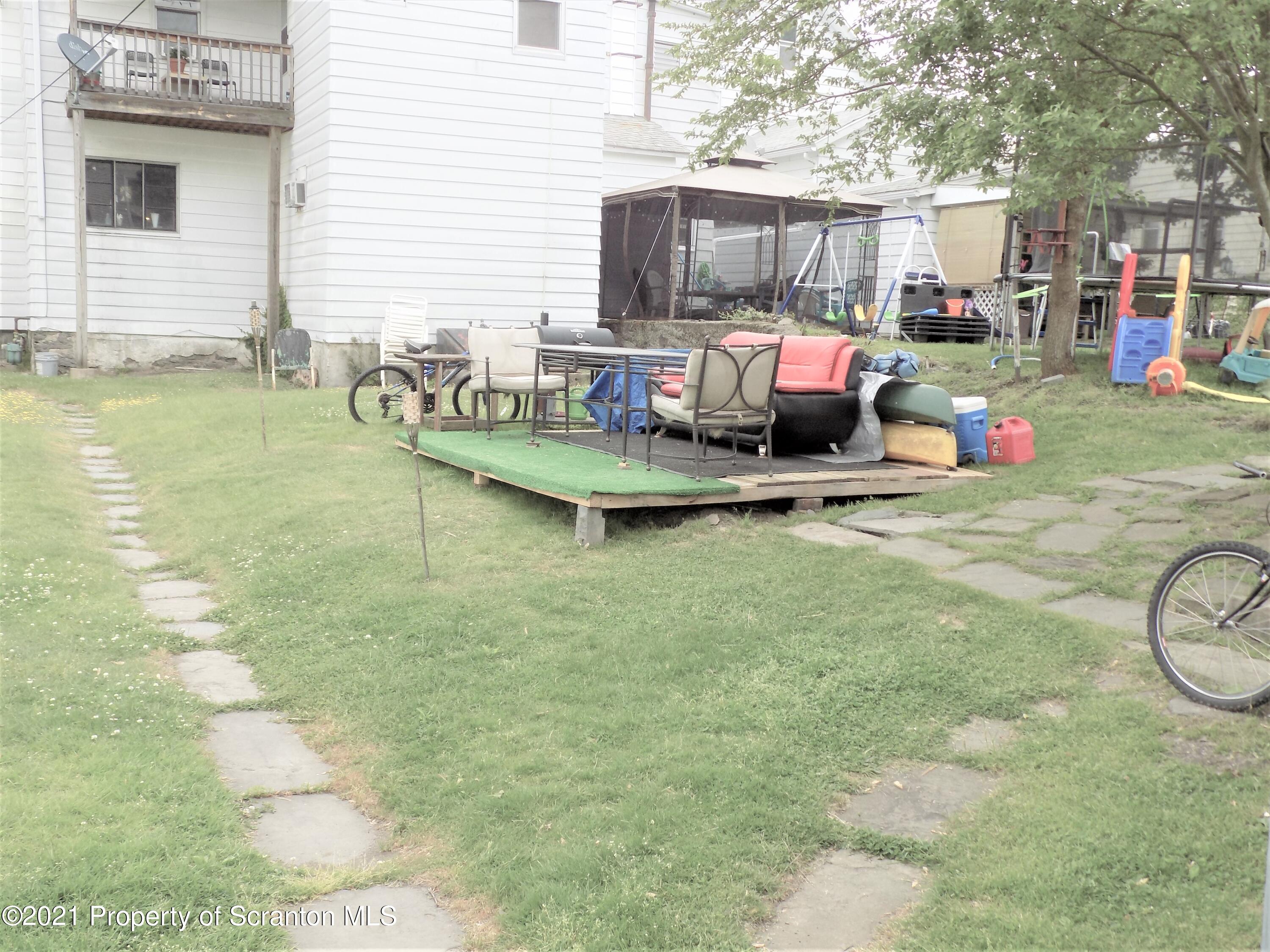 344 Maple Street Scranton, PA 18505 - Photo 13 of 13 Yard