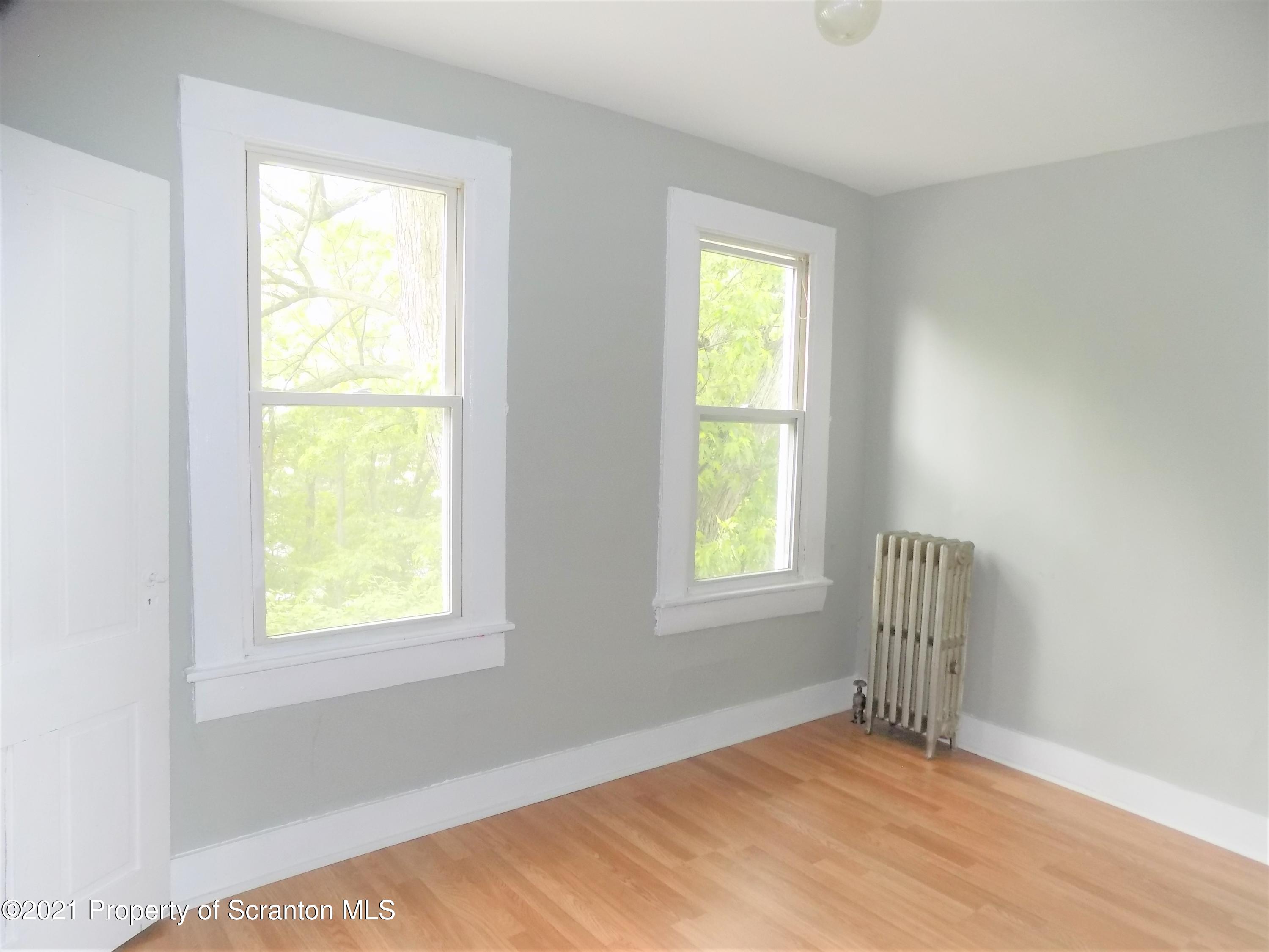 344 Maple Street Scranton, PA 18505 - Photo 7 of 13 Bed 1
