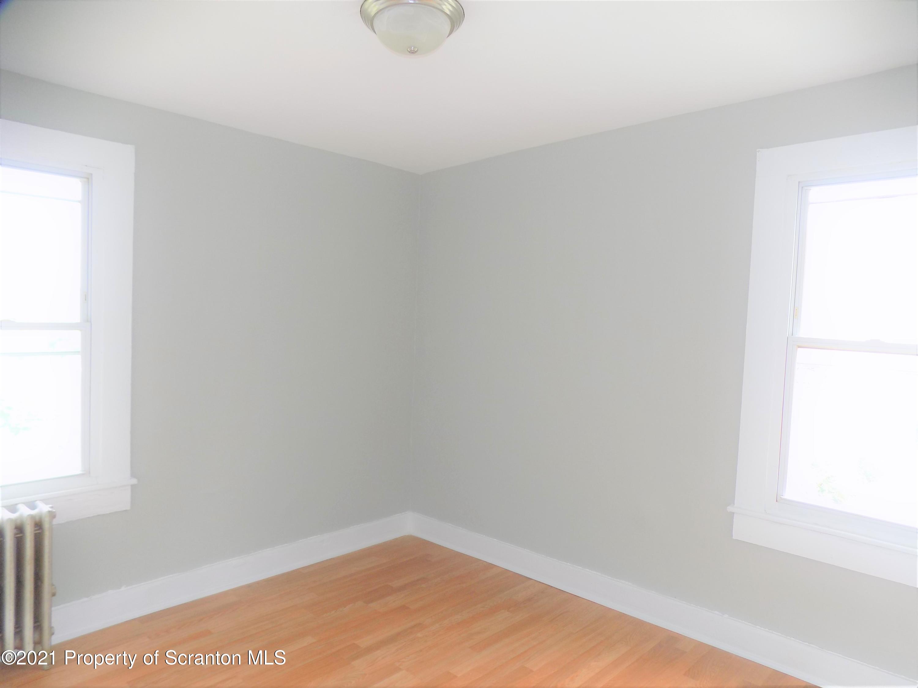 344 Maple Street Scranton, PA 18505 - Photo 9 of 13 Bed 3