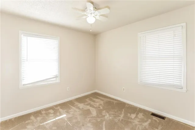 $1,875 | 810 Rowell Street, Excelsior Springs, MO 64024