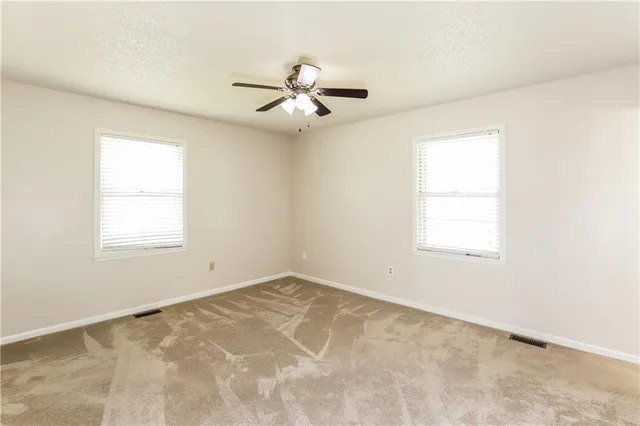 $1,875 | 810 Rowell Street, Excelsior Springs, MO 64024