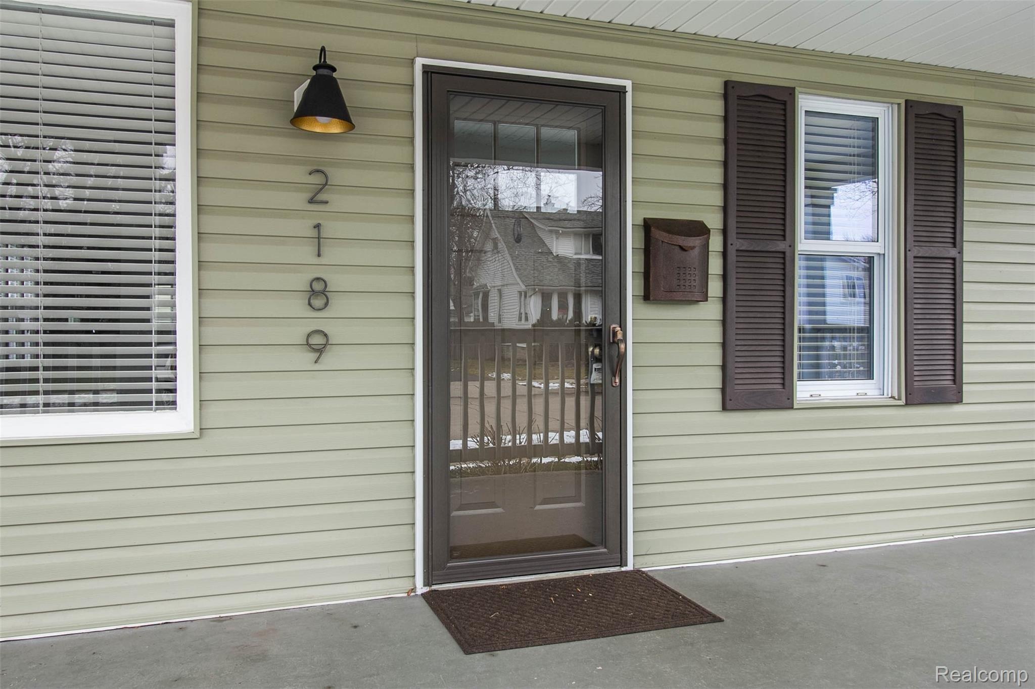 2189 Franklin Road Berkley, MI 48072 - Photo 6 of 43 5.jpg