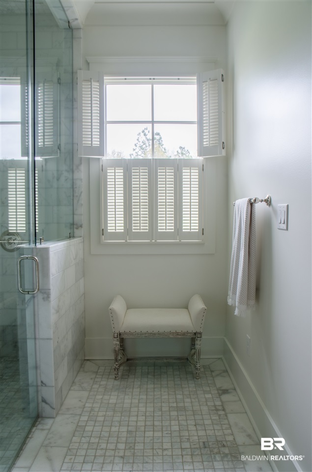 533 Falling Water Boulevard Fairhope, AL 36532 - Photo 29 of 50 Sitting Area next to Shower