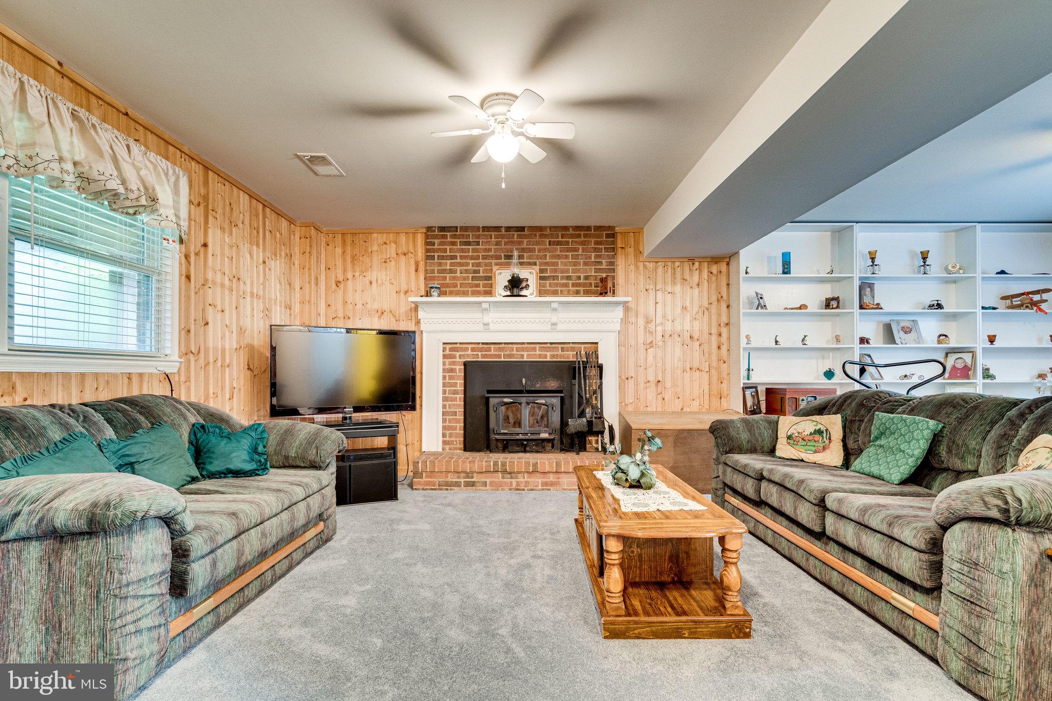 4566 Sudley Road Gainesville, VA 20155 - Photo 18 of 30 Family room on lower level