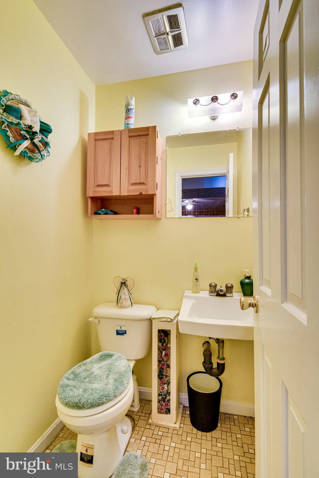 4566 Sudley Road Gainesville, VA 20155 - Photo 21 of 30 Half bath on lower level