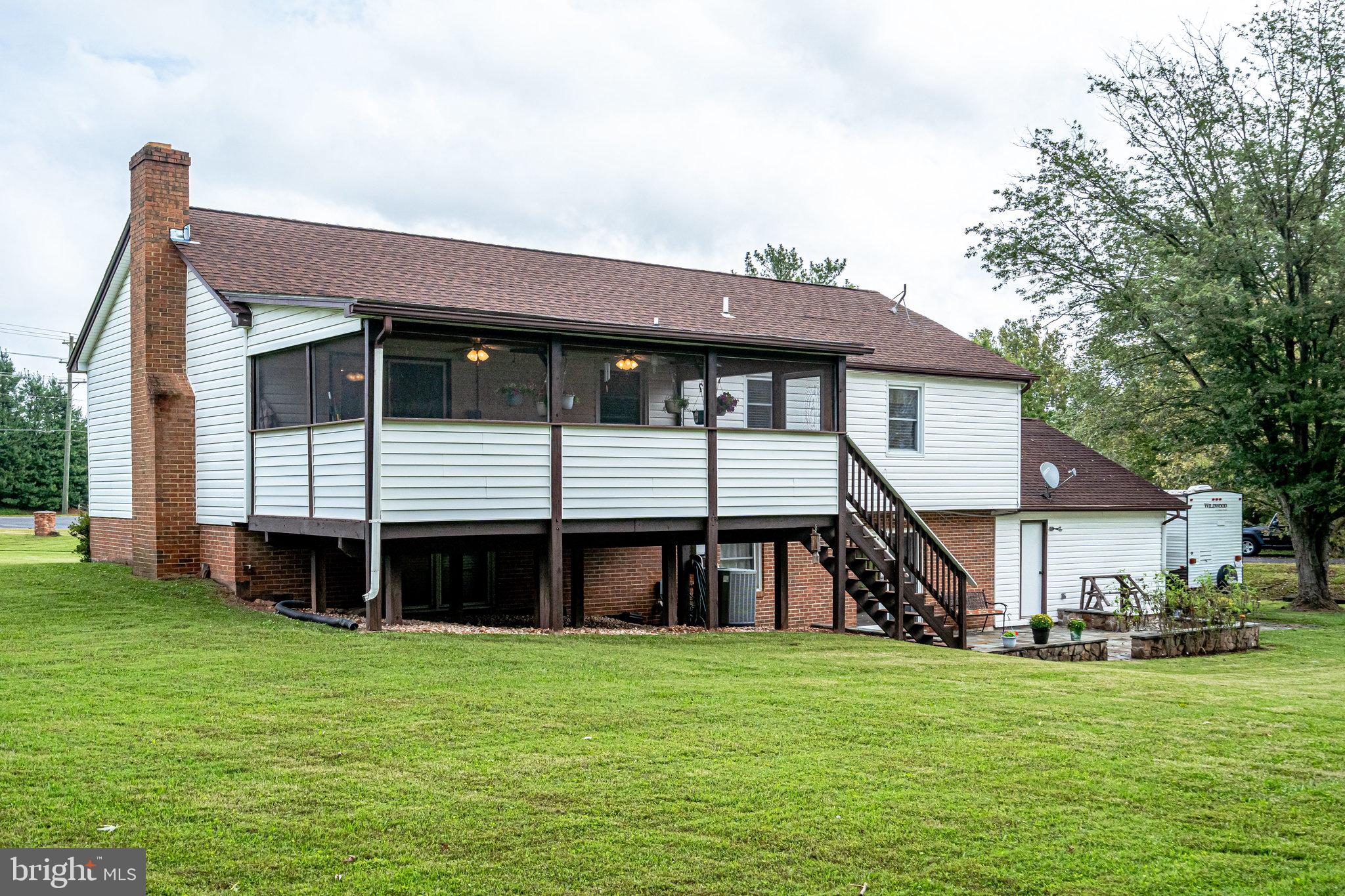 4566 Sudley Road Gainesville, VA 20155 - Photo 29 of 30 Large fenced in porch