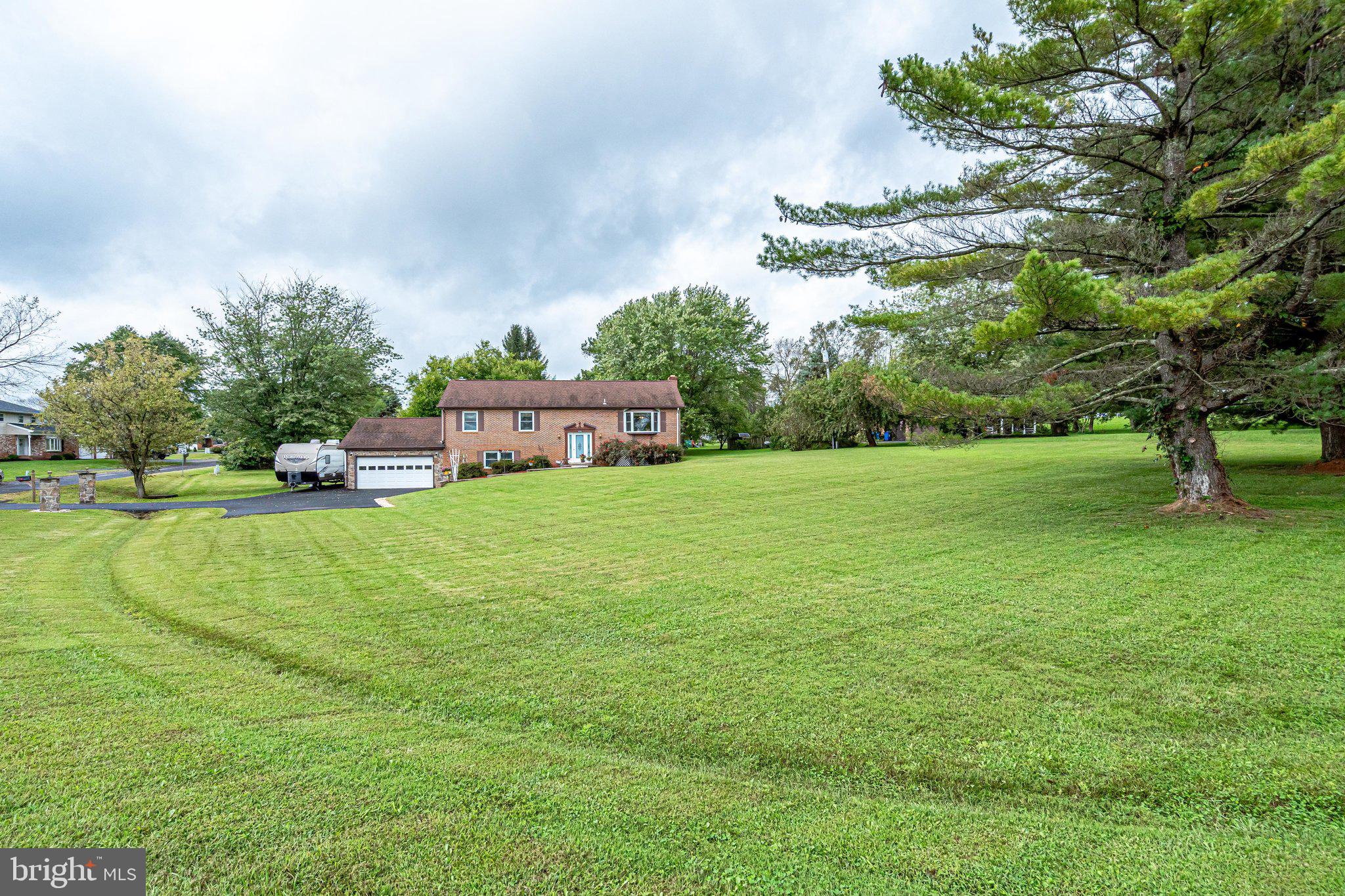 4566 Sudley Road Gainesville, VA 20155 - Photo 30 of 30 Large front yard