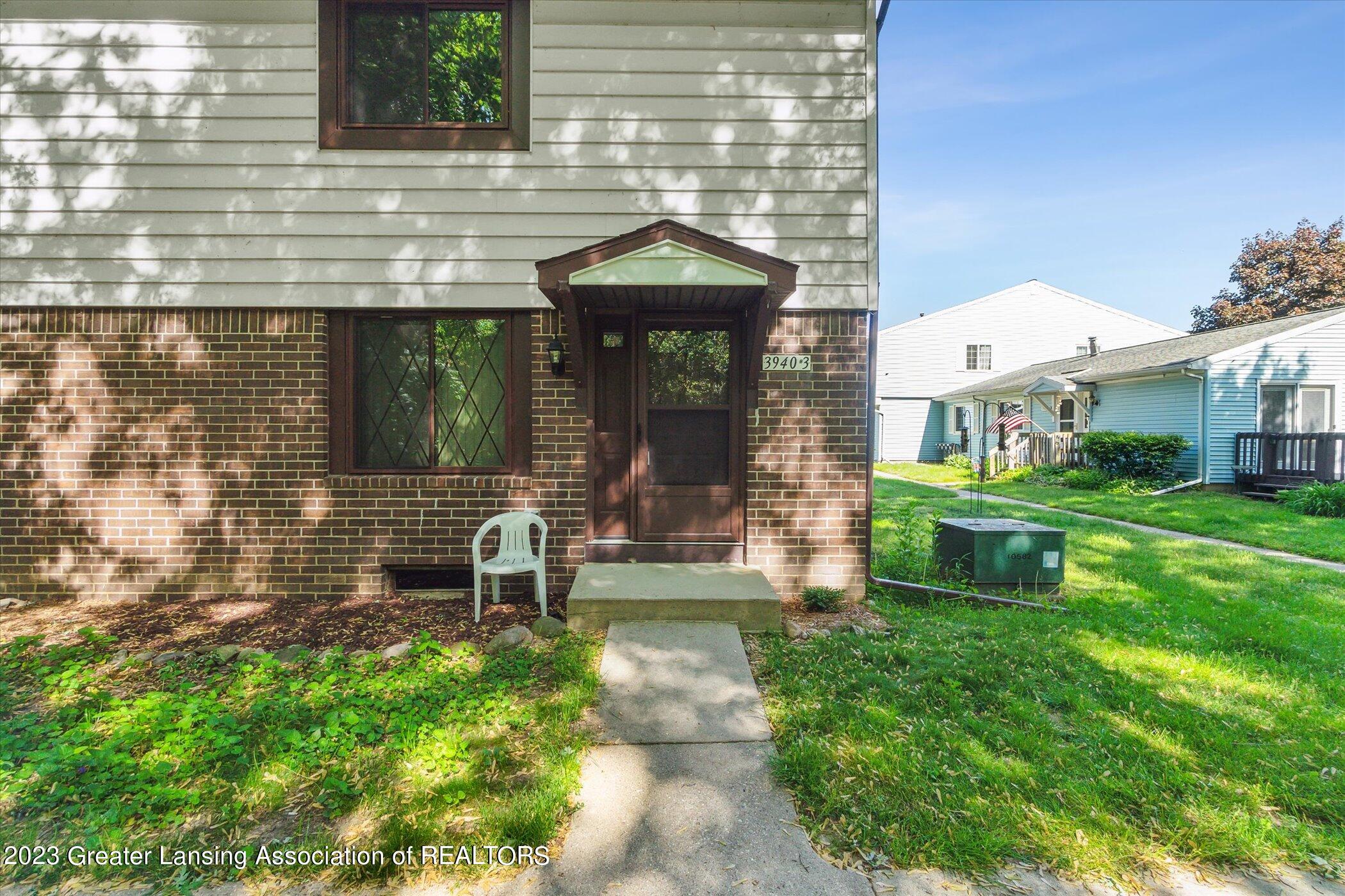 3940 Hunters Ridge Drive, Unit 3 Lansing, MI 48911 - Photo 6 of 35 06-3940-Hunters-Ridge-Dr-Unit-3-Lansing-