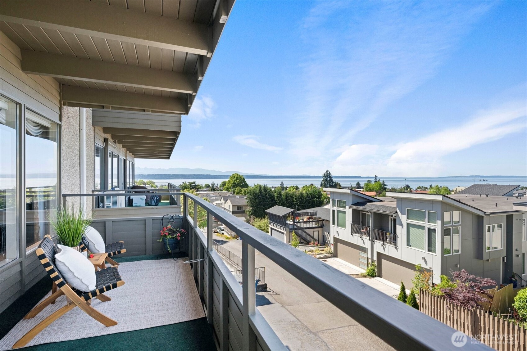 655 Main Street, Unit 305 Edmonds, WA 98020 - Photo 1 of 37