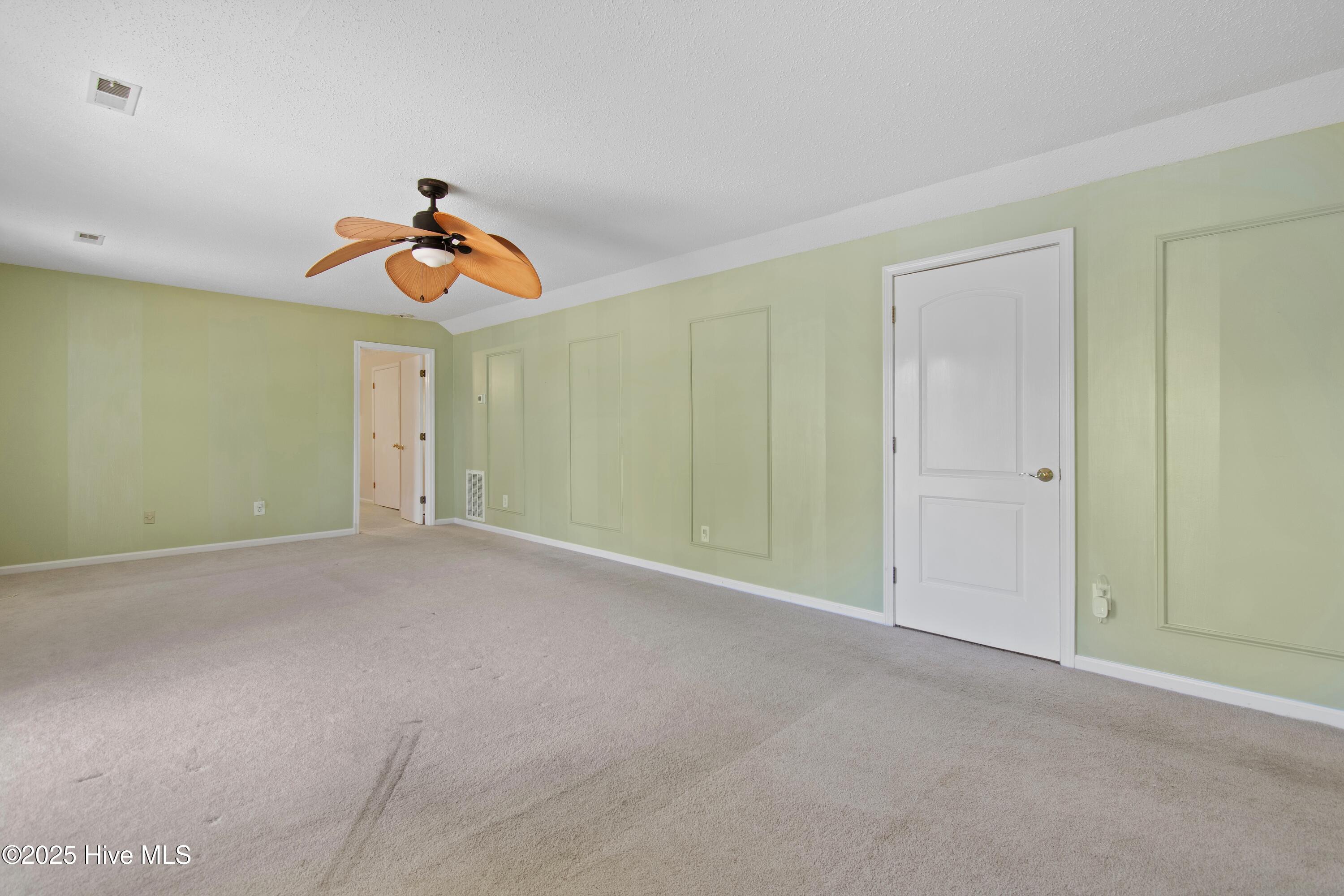 406 Hughes Road Hampstead, NC 28443 - Photo 39 of 83 Upstairs family room