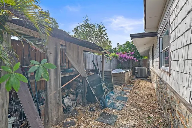 $560,000 | 2313 Loma Linda Street, Sarasota, FL 34239