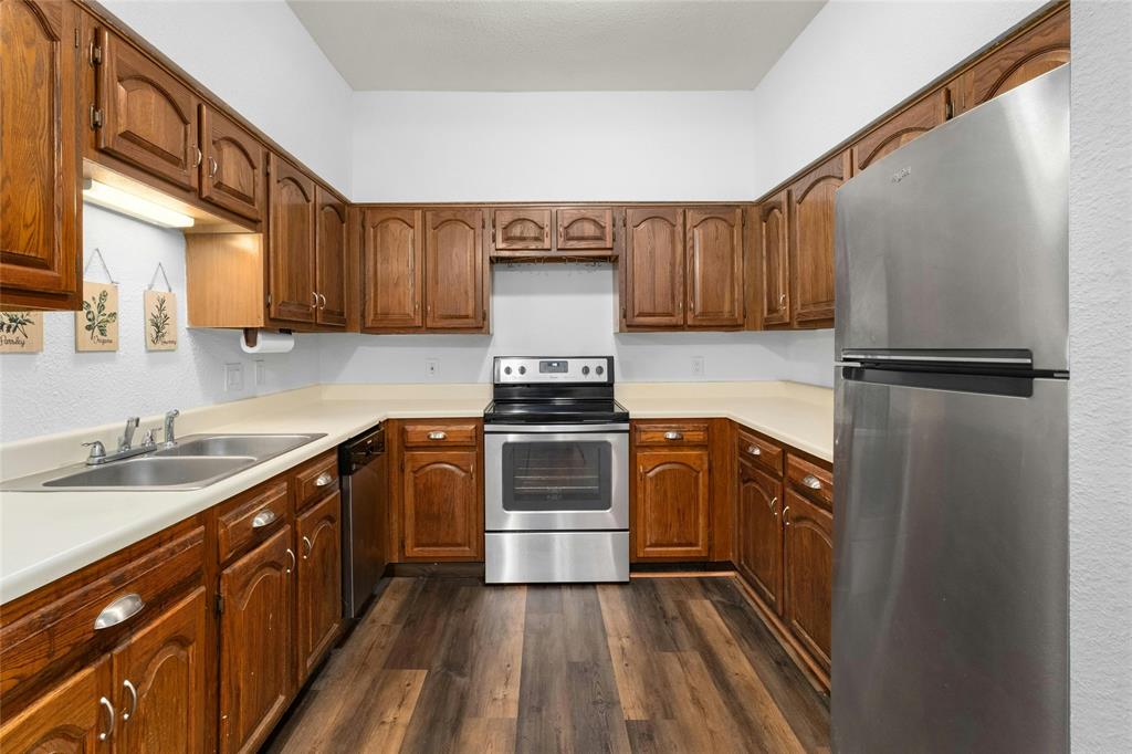 1910 Robbins Place, Unit 103 Austin, TX 78705 - Photo 6 of 16 Kitchen area, all appliances convey with the property.