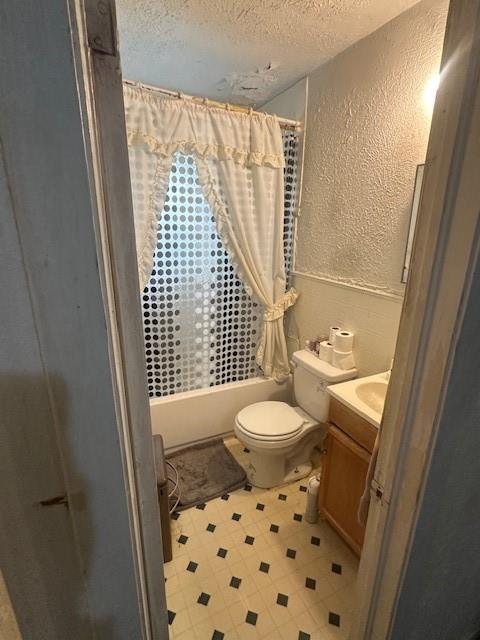 2340 Macon Street Dallas, TX 75215 - Photo 12 of 30 a bathroom with a sink and a toilet