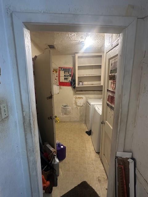 2340 Macon Street Dallas, TX 75215 - Photo 14 of 30 a view of walk in closet