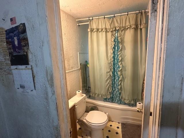 2340 Macon Street Dallas, TX 75215 - Photo 9 of 30 a bathroom with a sink a toilet and shower