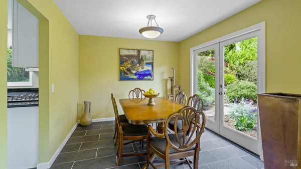 $1,200,000 | 400 Smith Court, Petaluma, CA 94952