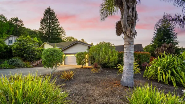 $1,200,000 | 400 Smith Court, Petaluma, CA 94952
