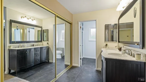 $1,200,000 | 400 Smith Court, Petaluma, CA 94952