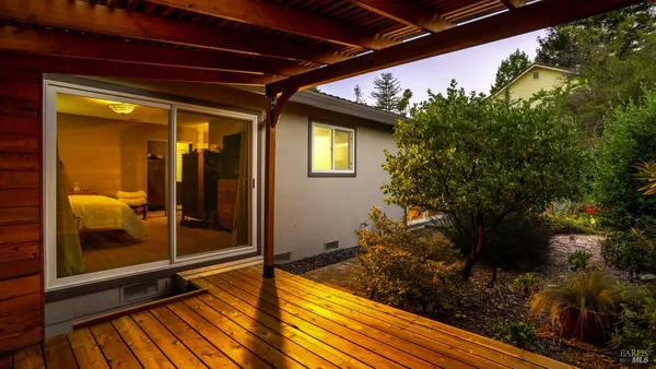 $1,200,000 | 400 Smith Court, Petaluma, CA 94952