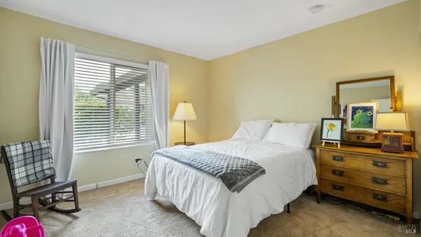 $1,200,000 | 400 Smith Court, Petaluma, CA 94952