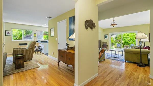 $1,200,000 | 400 Smith Court, Petaluma, CA 94952