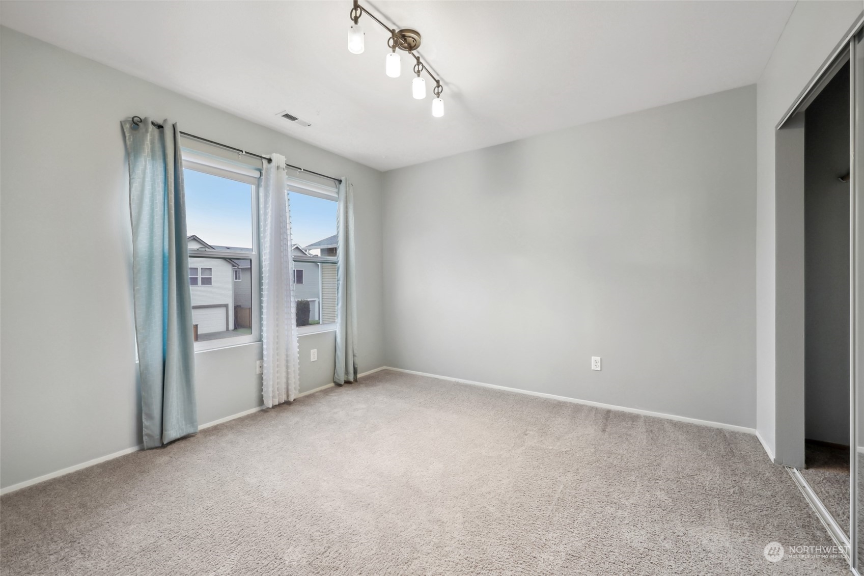 2248 Wallace Loop DuPont, WA 98327 - Photo 30 of 38 Gallery Image 30