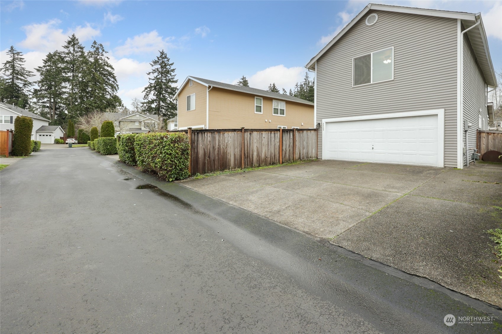 2248 Wallace Loop DuPont, WA 98327 - Photo 36 of 38 Gallery Image 36